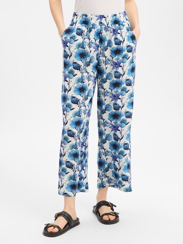 Franco Callegari Regular Trousers in White: front
