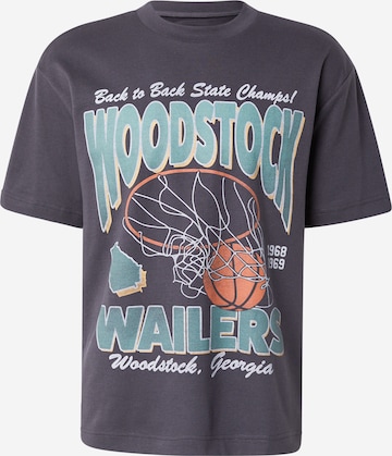 HOLLISTER Тениска в черно: отпред