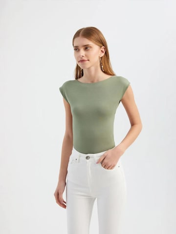 Hiccup Shirt in Groen: voorkant