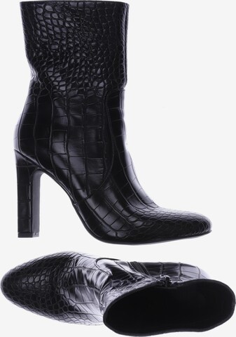 NA-KD Dress Boots in 38 in Black: front