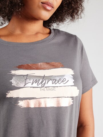 T-shirt 'CARBonnie' ONLY Carmakoma en gris