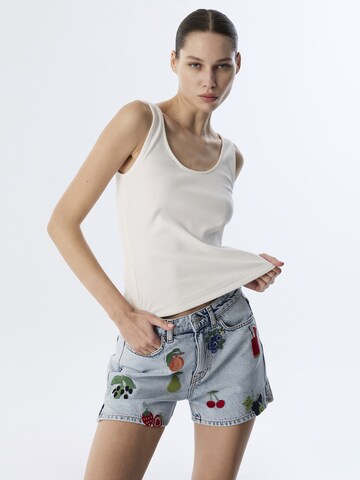 Twist Top in White: front