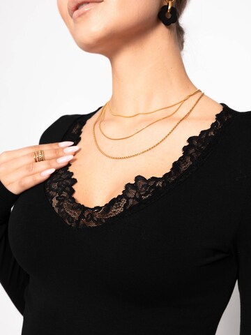 SASSYCLASSY T-shirt i svart