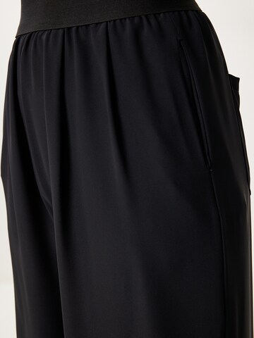 Happiness İstanbul Wide Leg Housut värissä musta