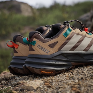 Pantofi 'Freehiker SL' de la ADIDAS TERREX pe maro