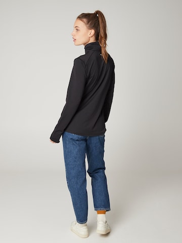 PROTEST Sportsweatshirt 'PRTSENNA' in Schwarz: Vorderseite