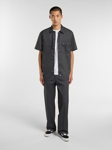 DICKIES Свободный крой Плиссированные брюки в Коричневый