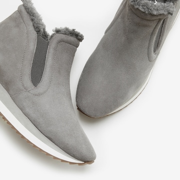 LASCANA Boots in Grey