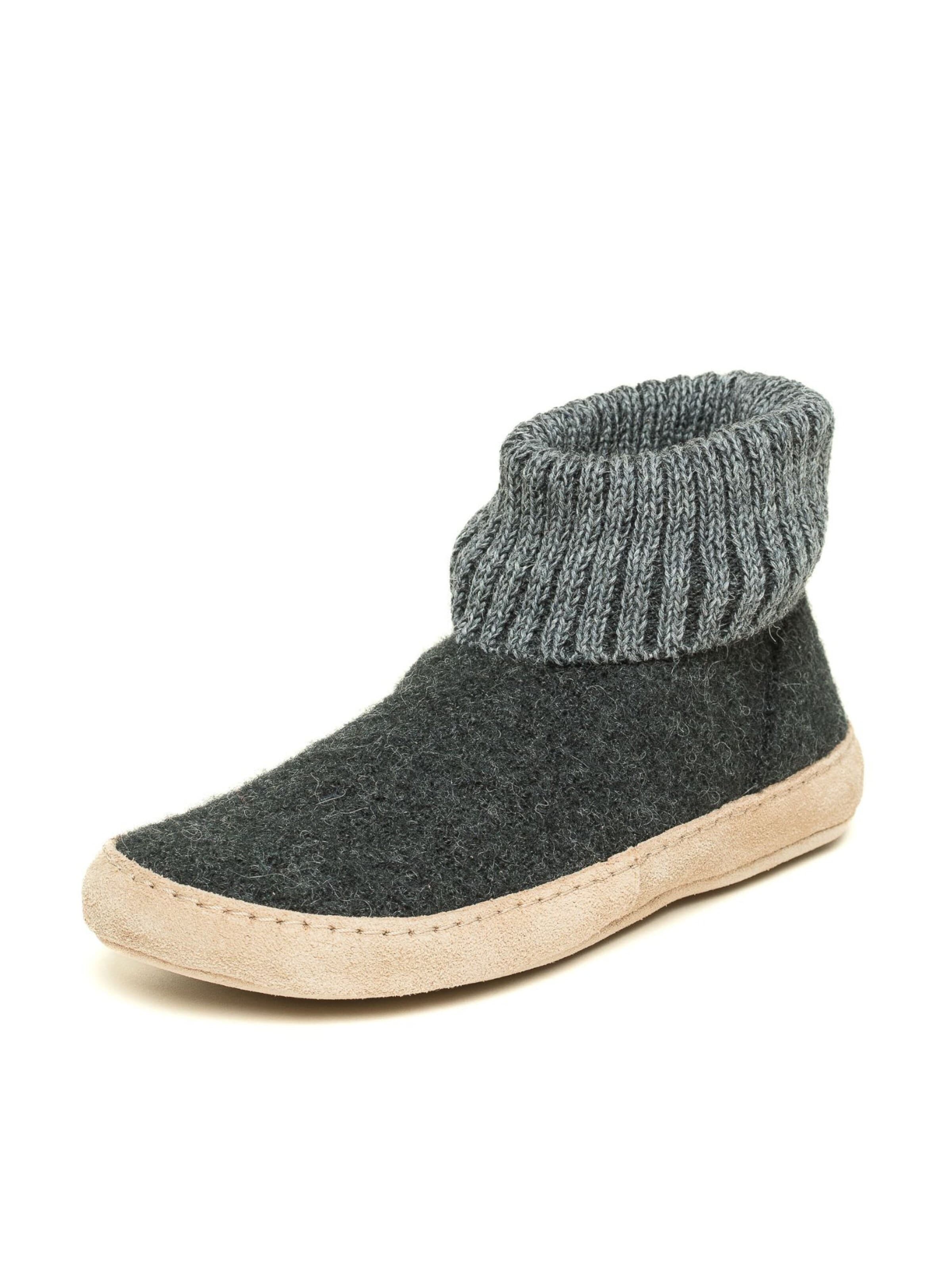 Gottstein Slippers 'Hüttenschuhe Dakota' in Grey: front