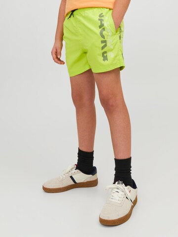 Jack & Jones Junior - Bermudas 'Fiji' en verde: frente