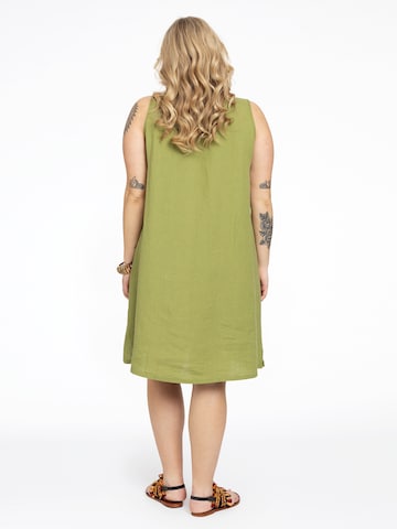 Robe Yoek en vert