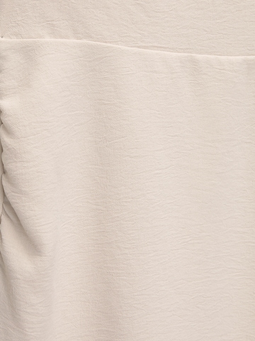 Robe Pull&Bear en beige