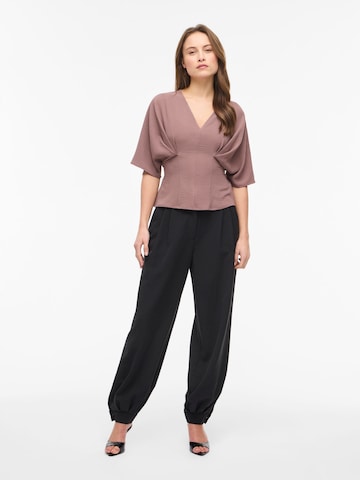 VILA Top 'VIRella' in Bruin