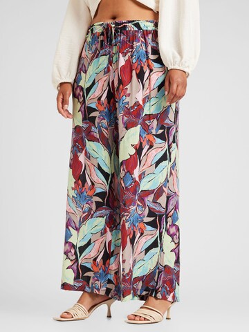 Vero Moda Curve Regular Hose 'VMCGAJA PALMA' in Schwarz: Vorderseite