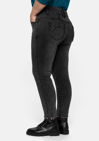 SHEEGO Skinny Jeans i svart