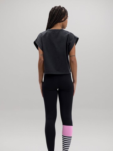 Hey Honey - Camiseta talla grande 'Cropped' en negro