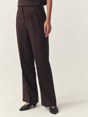 TATUUM Wide leg Pantalon 'Masda 1' in Bruin: voorkant