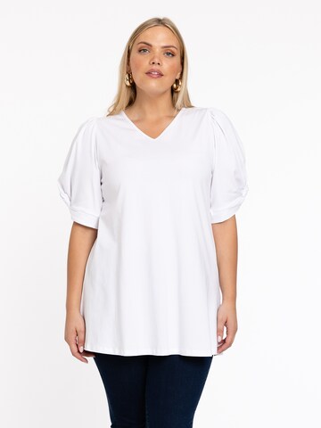 Yoek Tunic in White: front