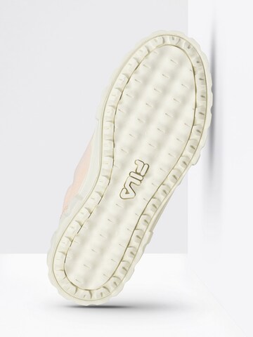 Baskets basses FILA en beige