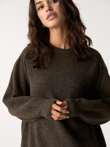 Pull&Bear Sweater in Brown