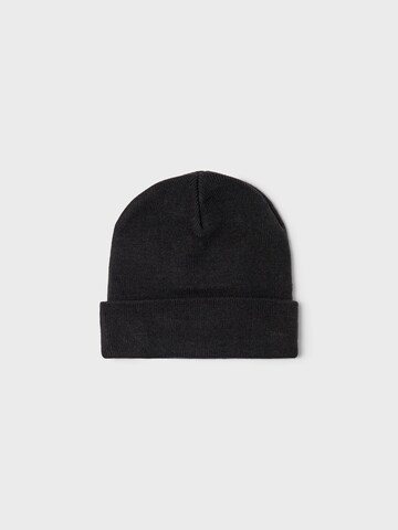 NAME IT - Gorra 'Juhani' en negro