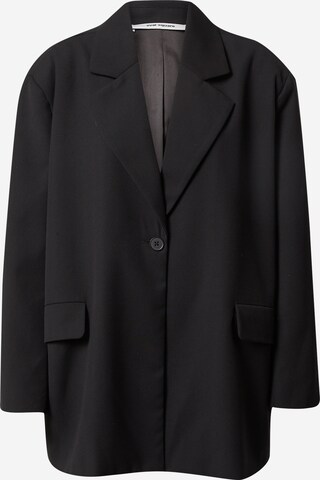 Oval Square Blazer in Black: front