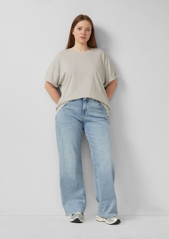 T-shirt QS en marron : devant