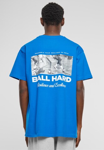 MT Upscale T-Shirt 'Ball Hard' in Blau: predná strana