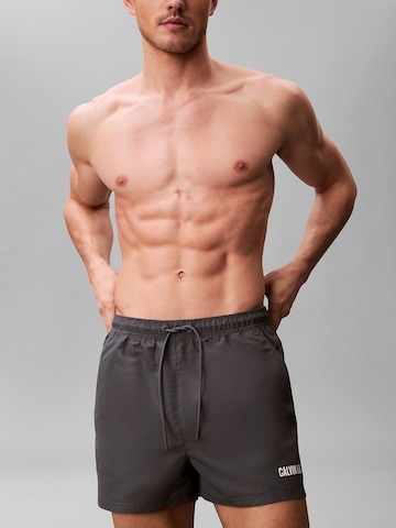 Regular Shorts de bain Calvin Klein Swimwear en bleu