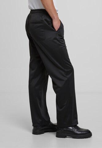 Urban ClassicsLoosefit Hlače 'Pintuck' - crna boja