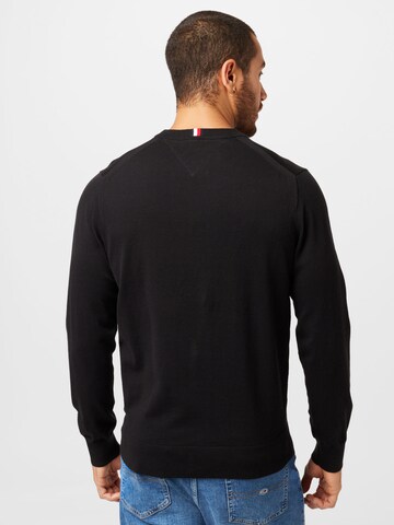 TOMMY HILFIGER Sweater in Black