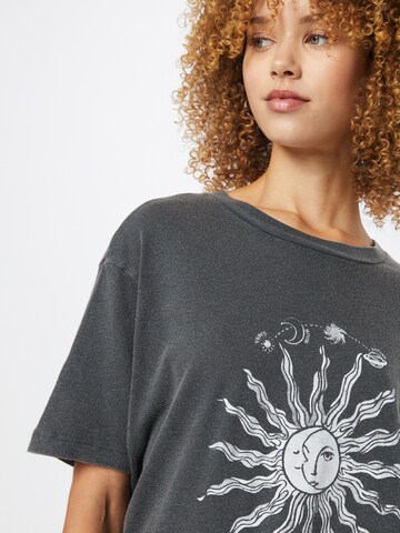 BDG Urban Outfitters - Camiseta en negro