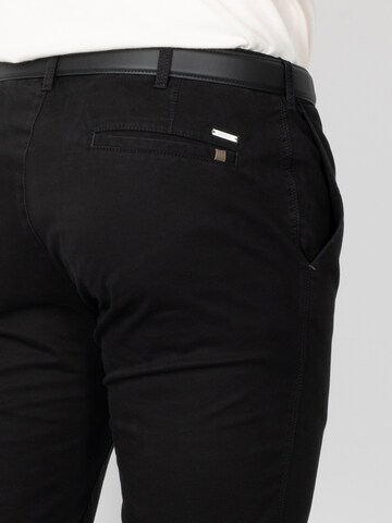 Coupe slim Pantalon chino Sunwill en noir