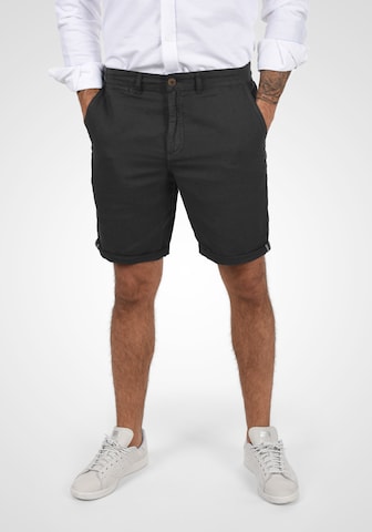 !Solid Regular Shorts 'Loras' in Schwarz: predná strana