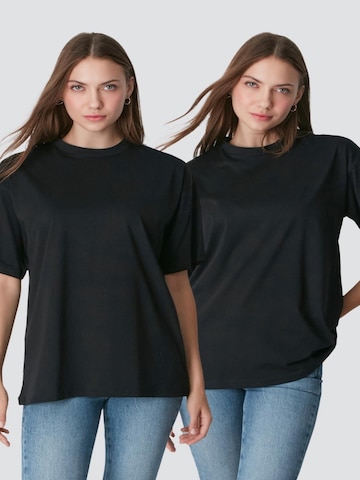 C&City T-Shirt in Schwarz: Vorderseite