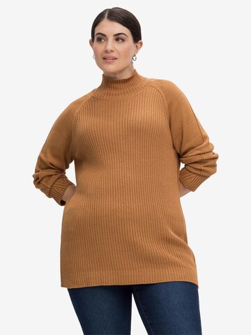 SHEEGO Sweater in Brown: front