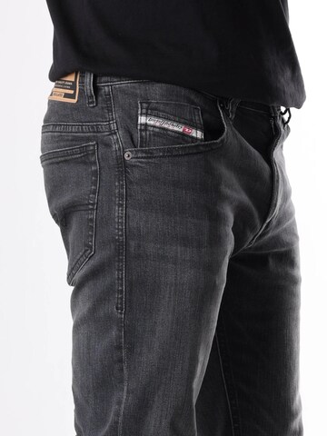 DIESELSlimfit Traperice 'Thommer-R' - siva boja