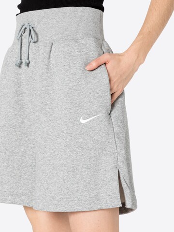 Nike SportswearLoosefit Hlače 'Phoenix fleece' - siva boja