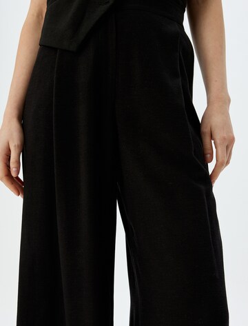 Koton Wide leg Pleat-front trousers in Black