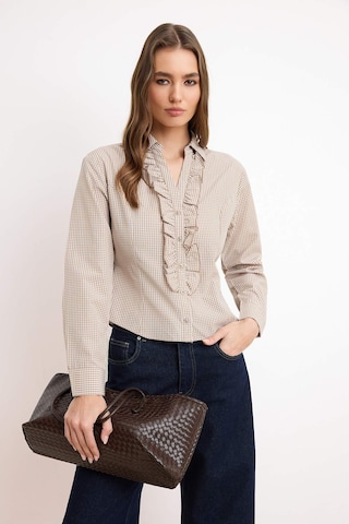 Trendyol Blouse in Brown: front