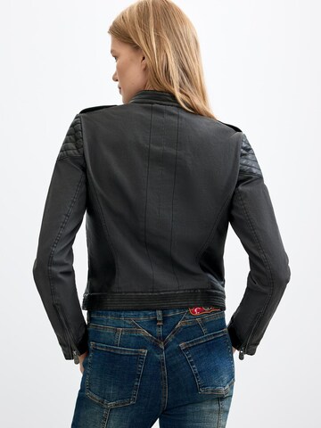 Giacca di mezza stagione di Desigual in nero