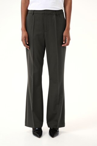 Bootcut Pantalon à plis 'Sakura' Kaffe en noir