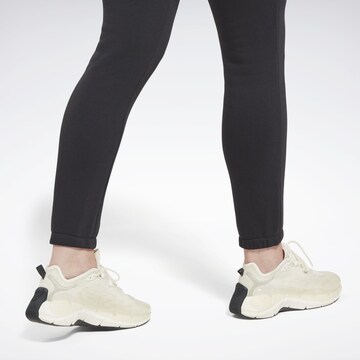 Reebok Tapered Sportbroek in Zwart