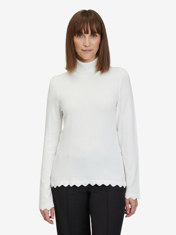 Betty Barclay Sweater in White: front