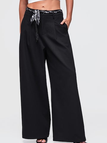 Ombre Regular Hose‌ in Schwarz