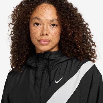 Nike Sportswear Jacke in Schwarz