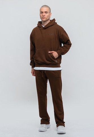 Tom Barron Tracksuit in Brown: front