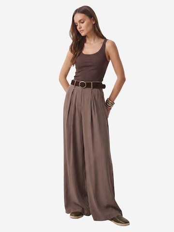Happiness İstanbul Trousers 'Hose' in Brown
