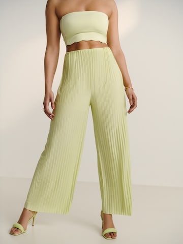 Guido Maria Kretschmer Women Wide leg Broek 'Saphia' in Groen: voorkant
