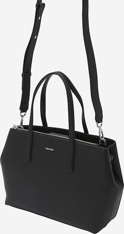 Shopper 'Must' di Calvin Klein in nero